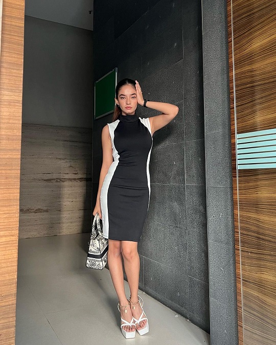 Anushka Sen's black and white mini dress created a stir on the internet, see photos 10138