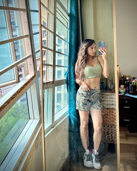Anushka Sen's bold look seen in crop top 12791