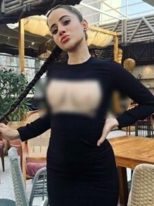 चित्र के जरिए उर्फी जावेद ने दिखाया अपना प्राइवेट पार्ट, भड़के फैंस