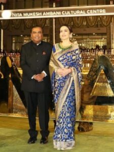 नीता-मुकेश अंबानी कल्चरल सेंटर में नहीं शामिल हुए ये फिल्मी सितारे