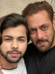 Salman Khan के फिल्मी भाई Sidharth Nigam असल जिंदगी में है करोड़ों रूपए की संपत्ति के मालिक