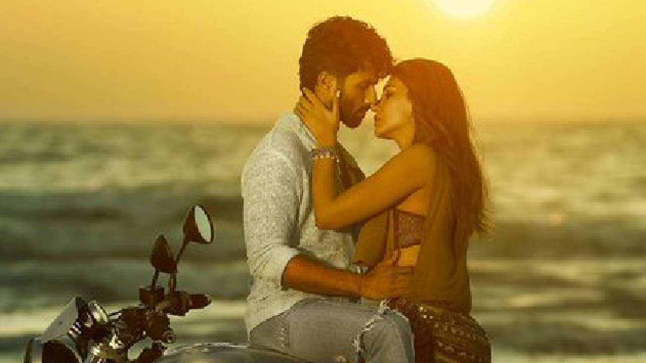 शाहिद कपूर और कृति सेनन की अनटाइटल्ड फिल्म का पोस्टर हुआ सार्वजनिक, देखें तस्वीरें