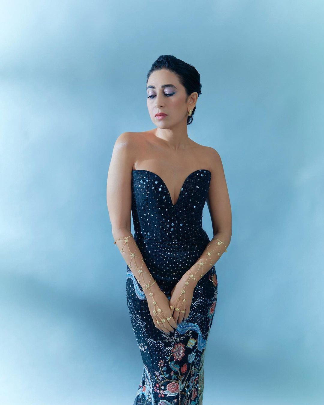 Fish is the queen of water Karishma is the queen of fashion 9892