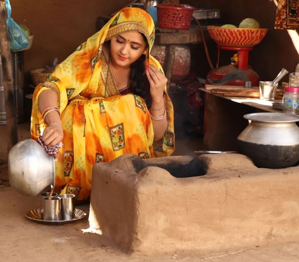 Kajal Raghavani was seen working on an earthen stove, fans were blown away 11923