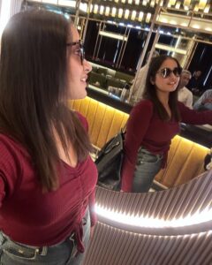 Kajal Raghwani is crazy about mirror selfie 10010
