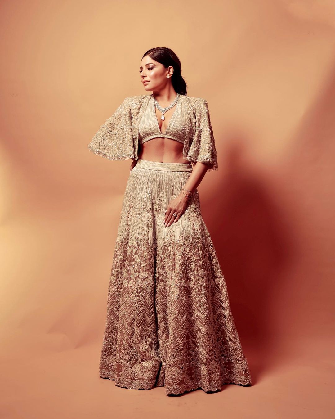 Kanika Kapoor's designer lehenga increased the heartbeat of millions 9769