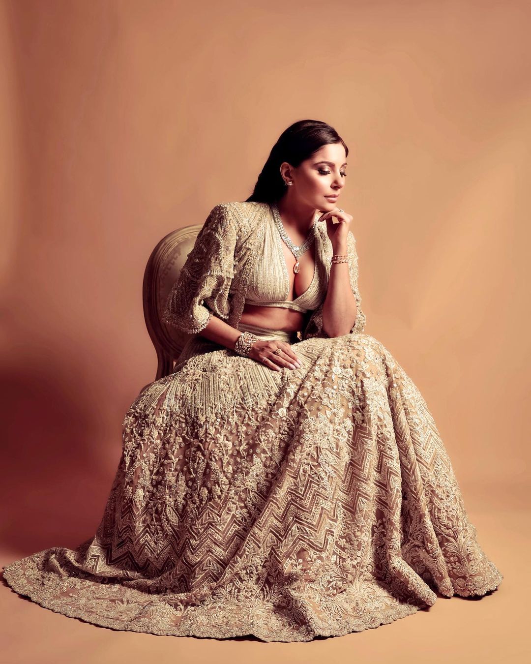 Kanika Kapoor's designer lehenga increased the heartbeat of millions 9770