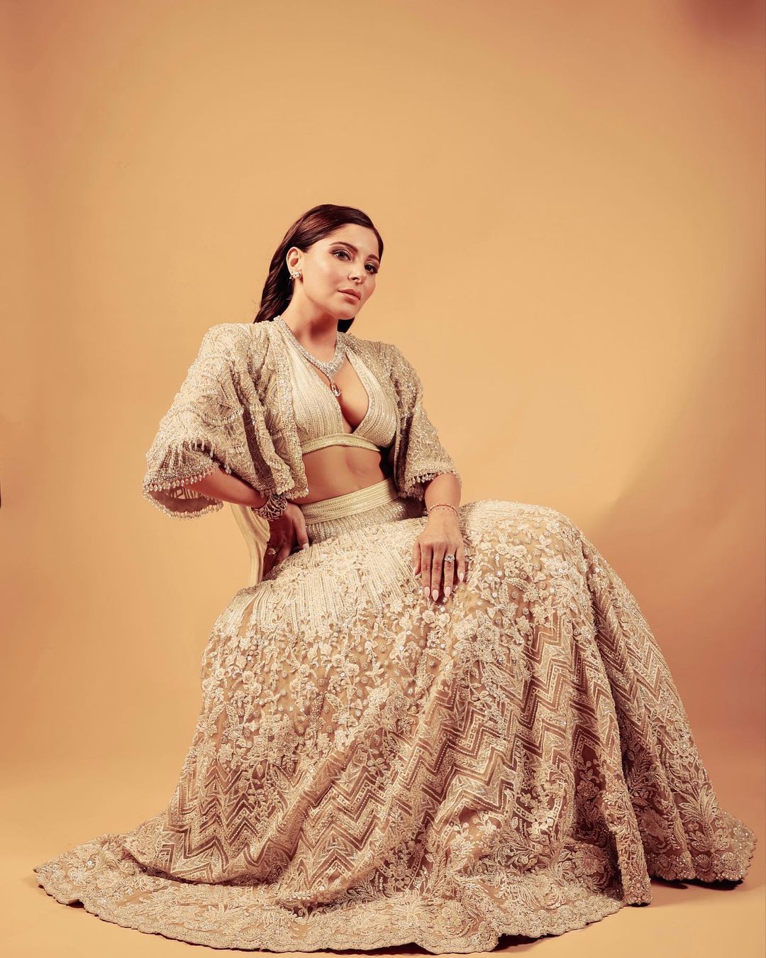 Kanika Kapoor's designer lehenga increased the heartbeat of millions 9772