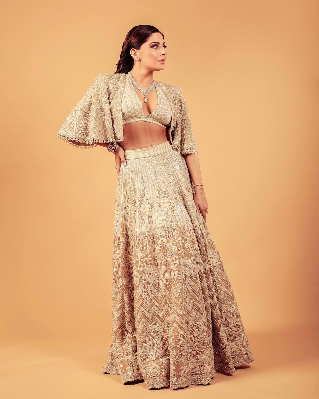 Kanika Kapoor's designer lehenga increased the heartbeat of millions 9773