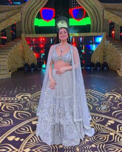 Kundali Bhagya fame Shraddha Arya is wooing fans with her glamorous look 10553