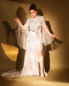 Kundali Bhagya fame Shraddha Arya is wooing fans with her glamorous look 10542
