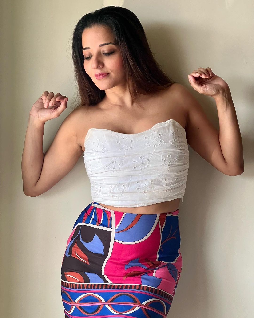 Monalisa's off shoulder outfit rocked the internet 10905