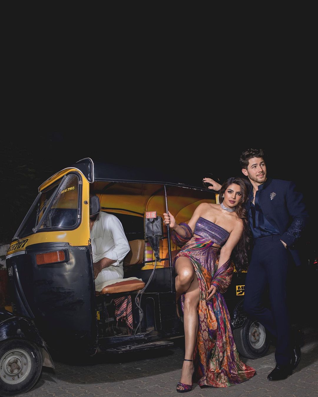Priyanka Chopra, who traveled in a private jet, traveled in a rickshaw 9699