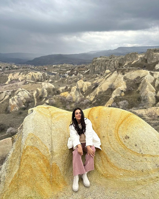 Surbhi Jyoti serves beautiful vibes from Türkiye, see photos 9756