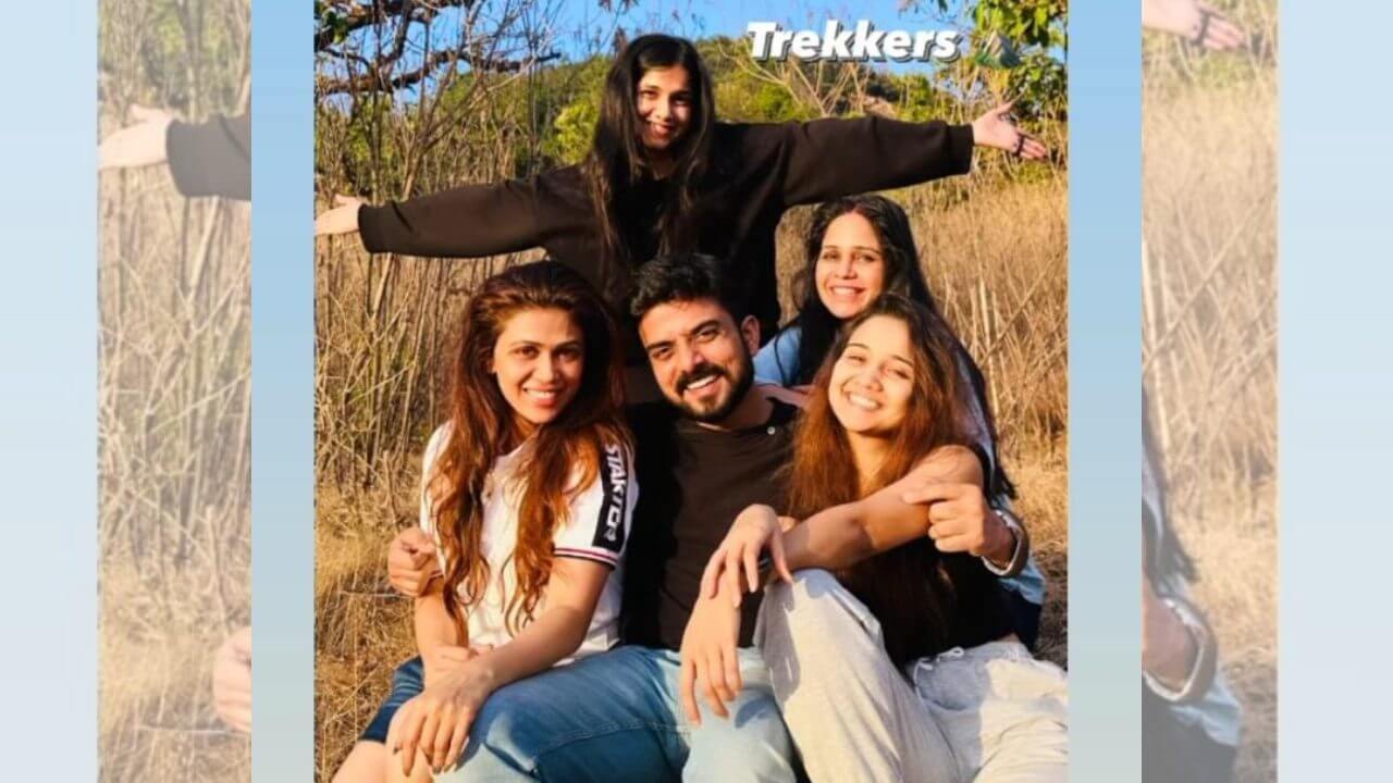 दोस्तों के साथ हसीन वादियों में मस्ती कर रही है आशी सिंह