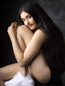 The Kerala Story की Adah Sharma ने बिना कपड़ों के करवाया फोटोशूट