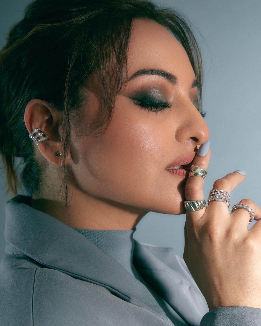 Dabangg girl Sonakshi Sinha's roaring look sent internet into a tizzy, see proof 14048