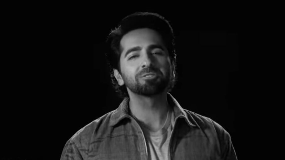 आयुष्मान खुराना ने नॉन स्नीकरहेड्स के लिए PSA का किया एलान!