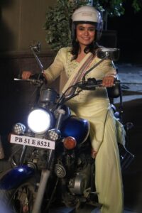 प्राची हाड़ा ने स्टार प्लस के शो 'तेरी मेरी डोरियां' में बुलेट बाइक चलाने का अपना अनुभव किया शेयर 14329