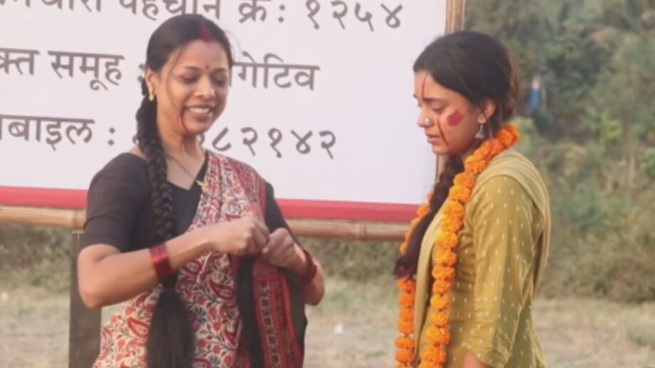 इमली: सुम्बुल तौकीर ख़ान की पर्दे के पीछे की झलक हुईं वायरल, देखें वीडियो