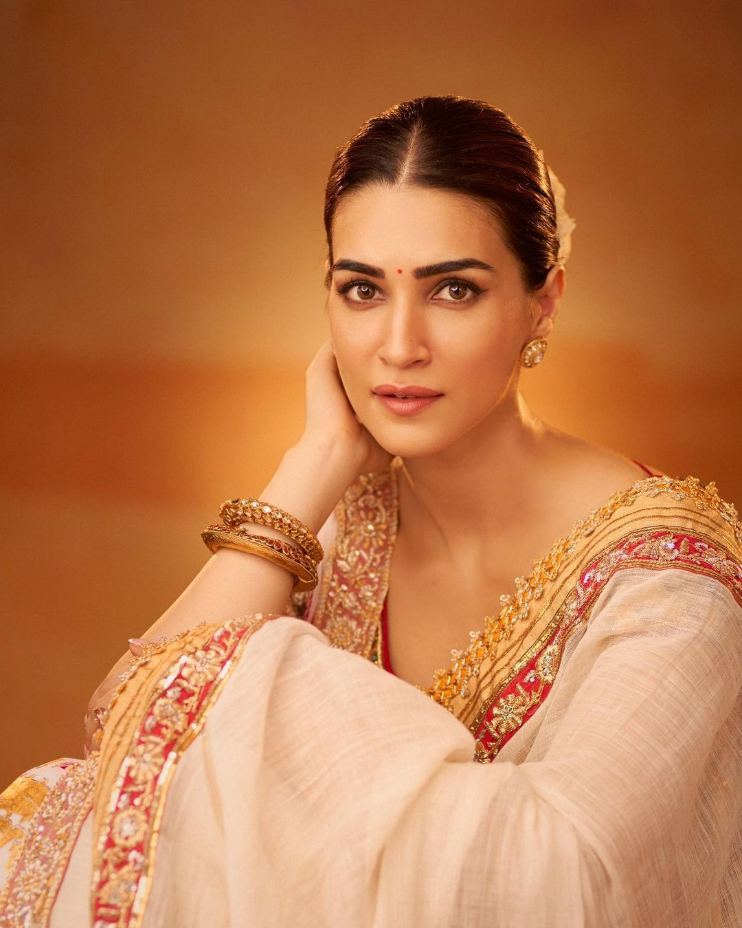 Kriti Sanon rocks these looks during promotions, see photos 14275