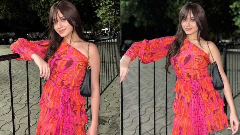 रात में चमकी जन्नत ज़ुबैर की खुबसूरती