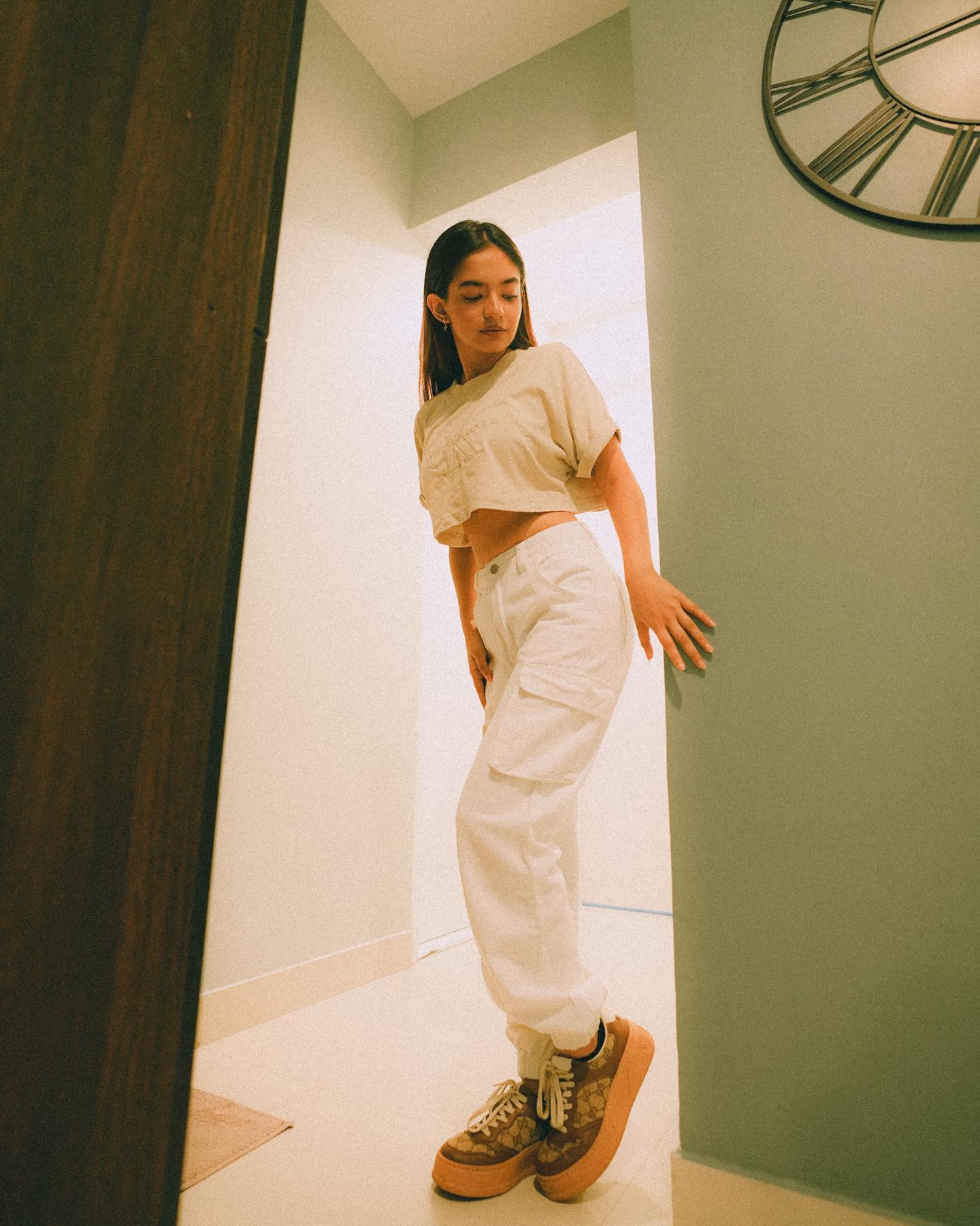 Anushka Sen's bold crop top stabbed the hearts of the fans, see photos 17025