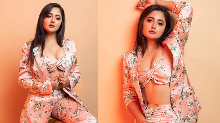 को-ओर्ड सेट में कयामत ढा रही है Rashmi Desai, बोल्ड लुक में लुटी महफ़िल