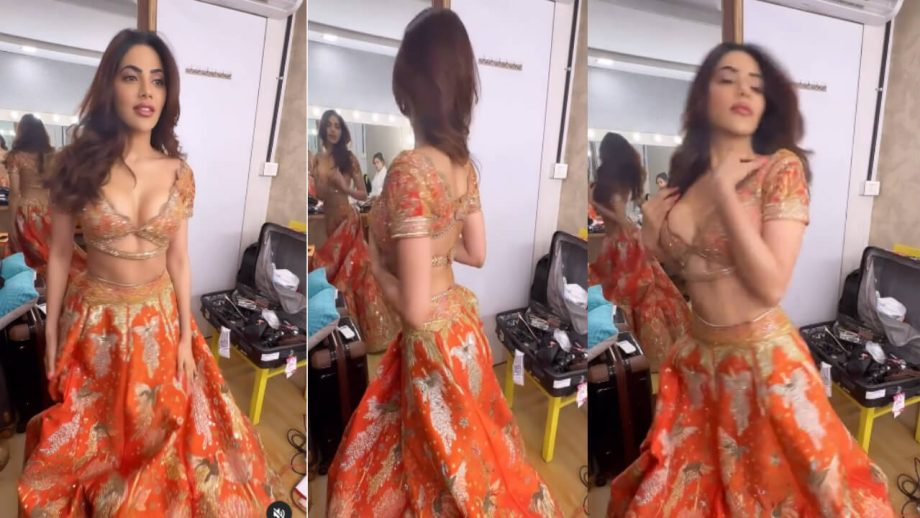 निक्की तंबोली के नए लुक से इंटरनेट पर मची खलबली निक्की तंबोली के नए लुक से इंटरनेट पर मची खलबली