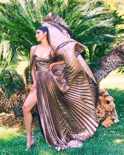 Mouni Roy's metallic gown look left the internet in a tizzy 16867