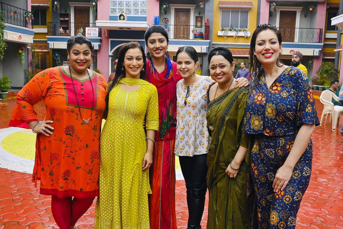 Tmkoc: मुनमुन दत्ता उर्फ बबीता जी ने शो के 15 साल पुरे होने पर शेयर की खास तसवीर, देखें तस्वीरें 22994