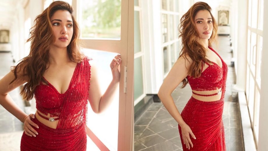 लाल ड्रेस में लाल मिर्च से कम नहीं लग रही है तमन्ना भाटिया, देखने वालों को हुआ प्यार