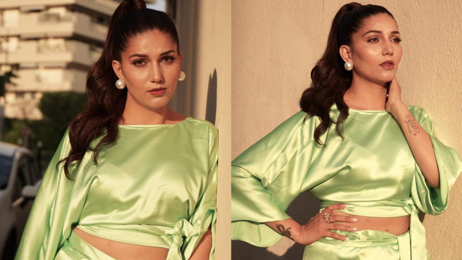 सपना चौधरी की खूबसूरती से फिर मची खलबली, देखें ग्लैमरस अवतार