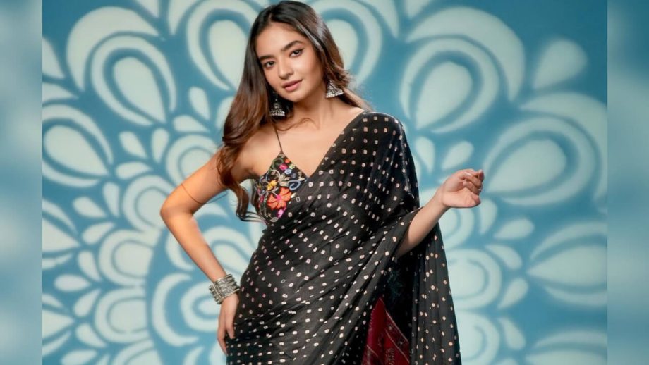 पोल्का डॉट्स साड़ी द्वारा अनुष्का सेन ने फैंस के उड़ाए होश, देखें तस्वीरें