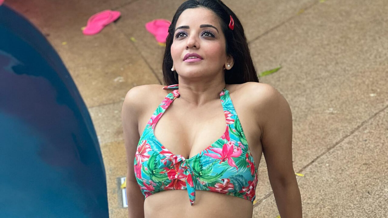 फ्लोरल प्रिंटेड बिकनी में मोनालिसा का बोल्ड अंदाज, फैंस हुए मदहोश