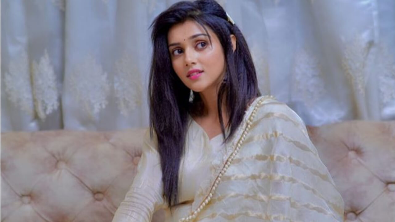 सभी का ध्यान खींचने के लिए अपनाएं राधाकृष्ण फेम मल्लिका सिंह का सलवार सूट लुक