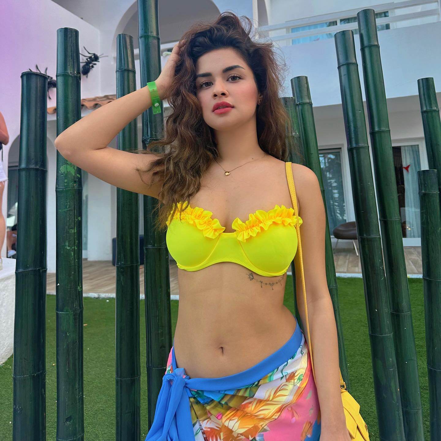 Avneet Kaur की हॉट लुक और ग्लैमरस अदा के दीवाने हुए यूर्जस, देखें तस्वीरें 23746