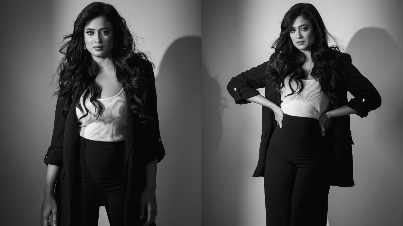 42 की उम्र में कयामत ढा रही है श्वेता तिवारी, देखें झटकेदार तस्वीरें