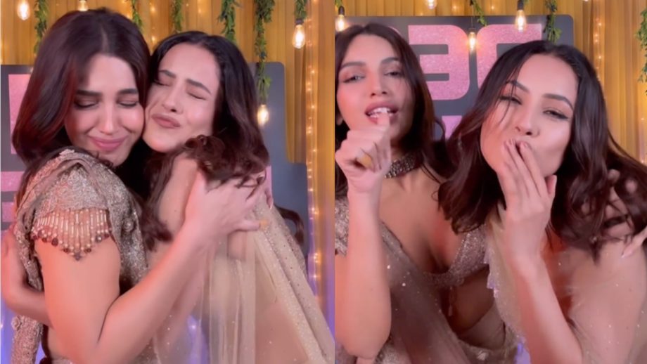 शहनाज गिल और भूमि पेडनेकर ने की खूब मस्ती, वीडियो हुआ वायरल शहनाज गिल और भूमि पेडनेकर ने की खूब मस्ती, वीडियो हुआ वायरल