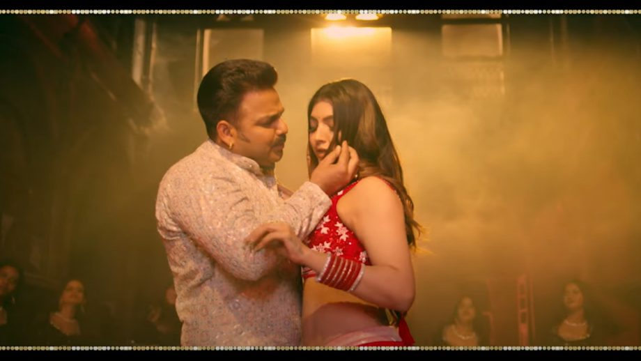 Tujhe Na Dekhu Toh Chain: बिग बॉस फेम आकांक्षा पुरी और भोजपुरी स्टार पवन सिंह की जोड़ी ने इंटरनेट पर मचाई धूम, वीडियो ने बटोरे लाखों व्यूज Tujhe Na Dekhu Toh Chain: बिग बॉस फेम आकांक्षा पुरी और भोजपुरी स्टार पवन सिंह की जोड़ी ने इंटरनेट पर मचाई धूम, वीडियो ने बटोरे लाखों व्यूज