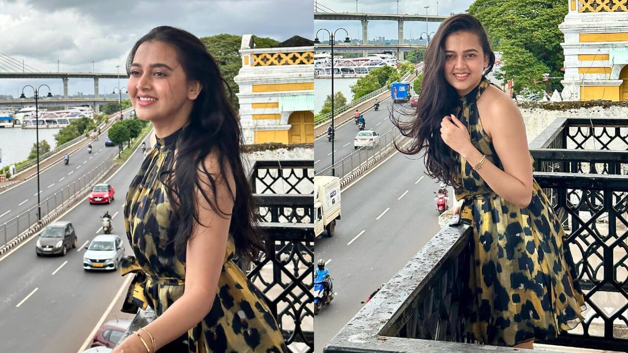 तेजस्वी प्रकाश की प्यारी मुस्कान और प्राकृतिक खुबसूरती ने किया यूजर्स की नींदें हराम