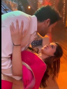 Anupama: किंजल ने ली अनुपमा की जगह? अनुज के साथ किया रोमांटिक डांस