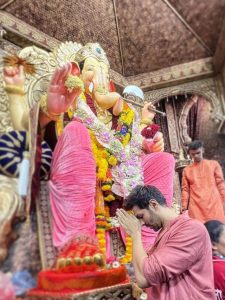 सितारों ने धूमधाम से अपने घर किया गणपति बप्पा का स्वागत