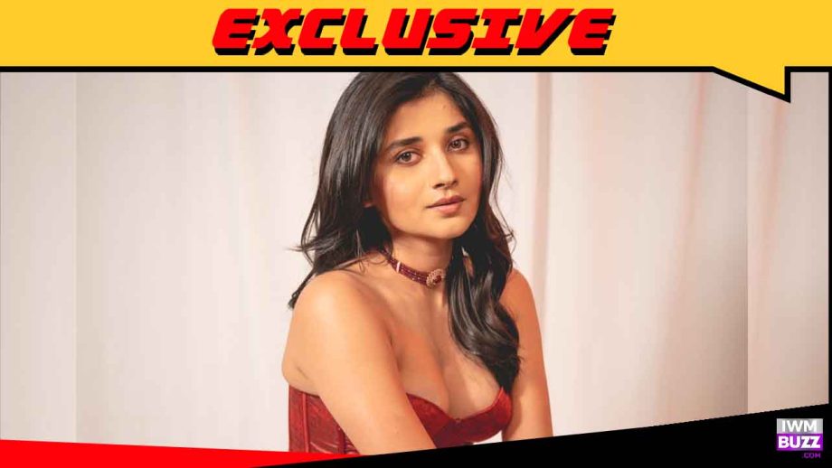 आगामी वेब सीरीज फ्लाइट अटेंडेंट में मुख्य भूमिका में नजर आएंगी कनिका मान