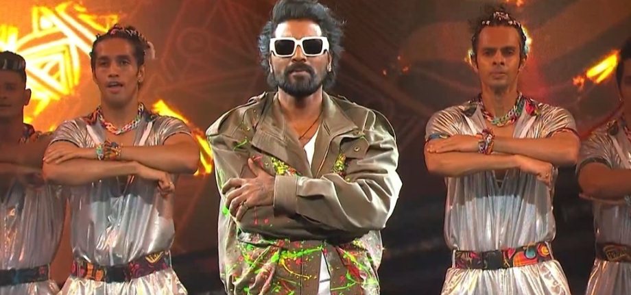 3 साल के ब्रेक के बाद रेमो डिसूजा ने स्टेज पर की वापसी, हिप हॉप इंडिया ग्रैंड फिनाले में मचाया धमाल 29403
