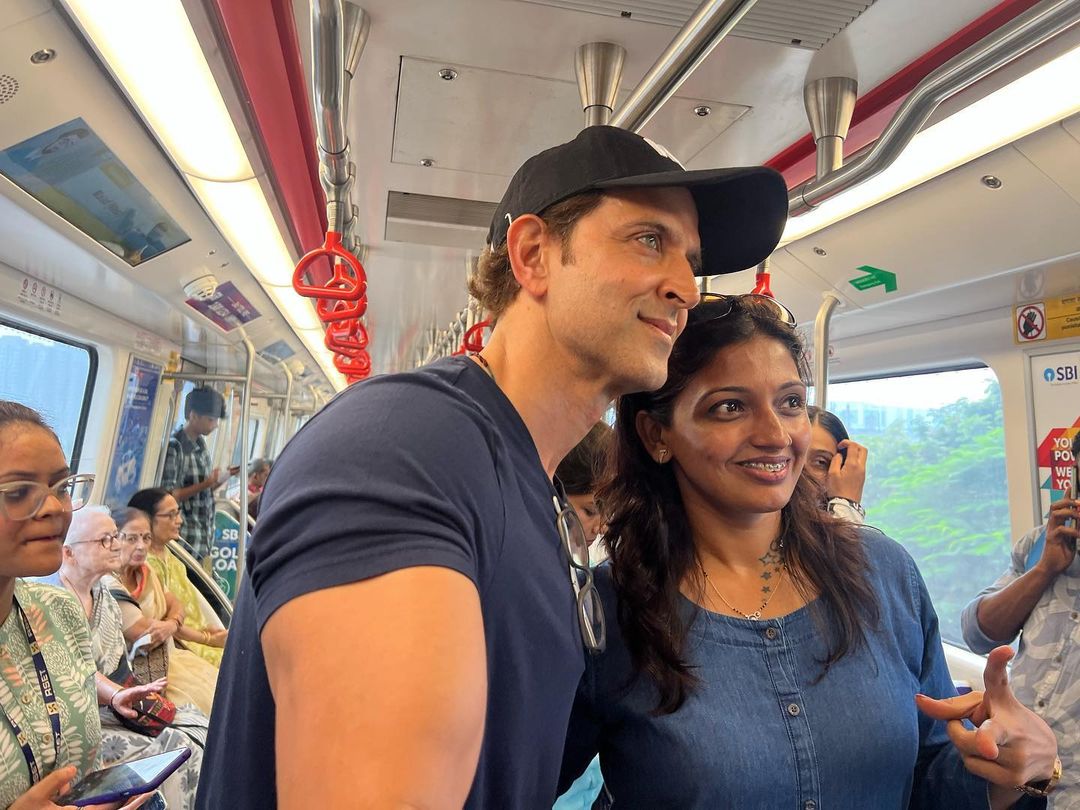 ऋतिक रोशन ने अपने फैंस को दिया बड़ा सरप्राइज, मुंबई मेट्रो में किया सफर 32522