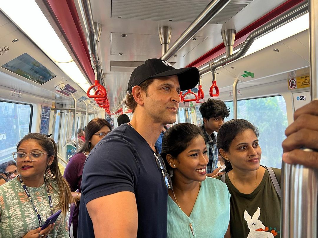 ऋतिक रोशन ने अपने फैंस को दिया बड़ा सरप्राइज, मुंबई मेट्रो में किया सफर 32520