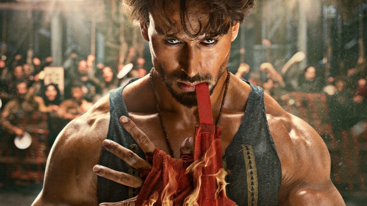 टाइगर श्रॉफ, कृति सेनन और अमिताभ बच्चन स्टारर गणपत: ए हीरो इज़ बॉर्न का ट्रेलर पहली बार बॉलीवुड फैन्स द्वारा किया गया लॉन्च, नजर आया जश्न का माहोल