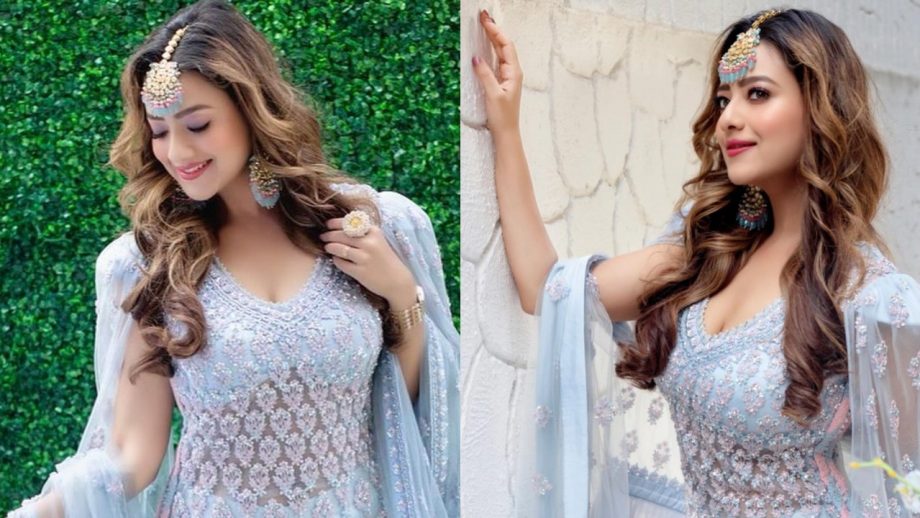 अनुपमा फेम मदालसा शर्मा ने बिखेरा अपने ग्लैमर का जादू , देखें हसीन अंदाज़