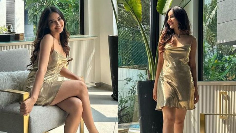 मेटलिक मिनी ड्रेस में हसीन वाइब्स परोस रही है  सुरभि ज्योति, देखे बोल्ड लुक